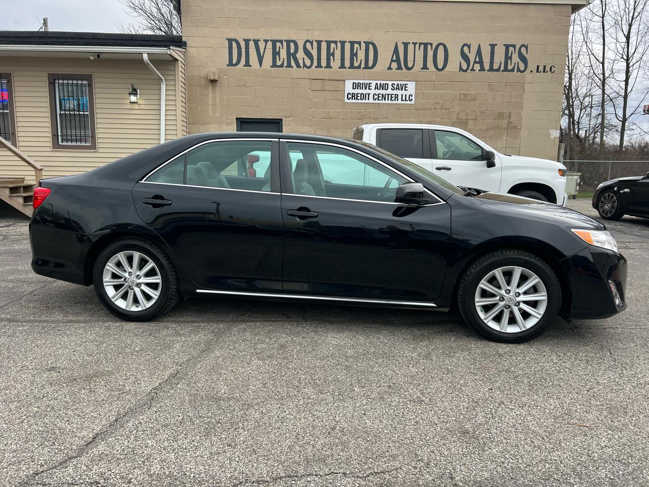 Toyota Camry 4dr Sdn I4 Auto XLE (Natl) 2013