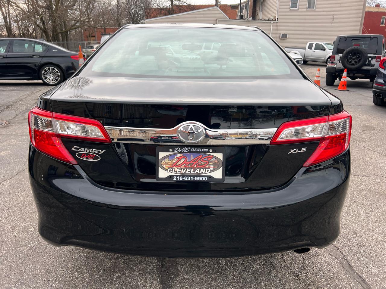 Toyota Camry 4dr Sdn I4 Auto XLE (Natl) 2013