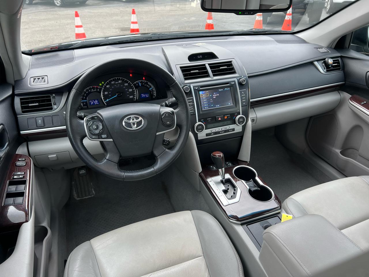 Toyota Camry 4dr Sdn I4 Auto XLE (Natl) 2013