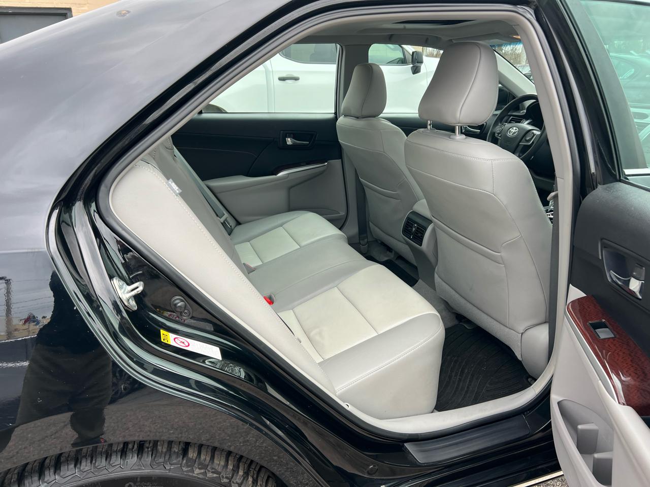 Toyota Camry 4dr Sdn I4 Auto XLE (Natl) 2013