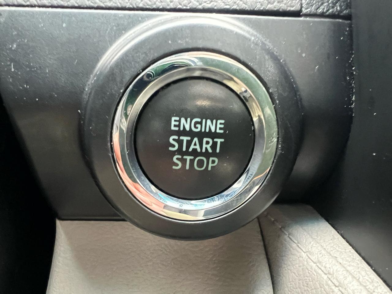 Toyota Camry 4dr Sdn I4 Auto XLE (Natl) 2013