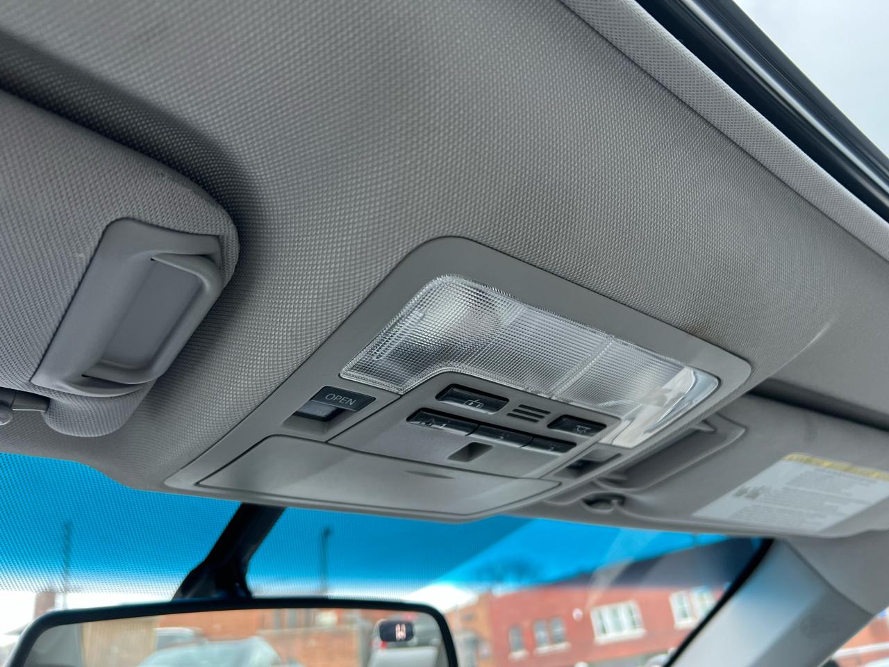 Toyota Camry 4dr Sdn I4 Auto XLE (Natl) 2013