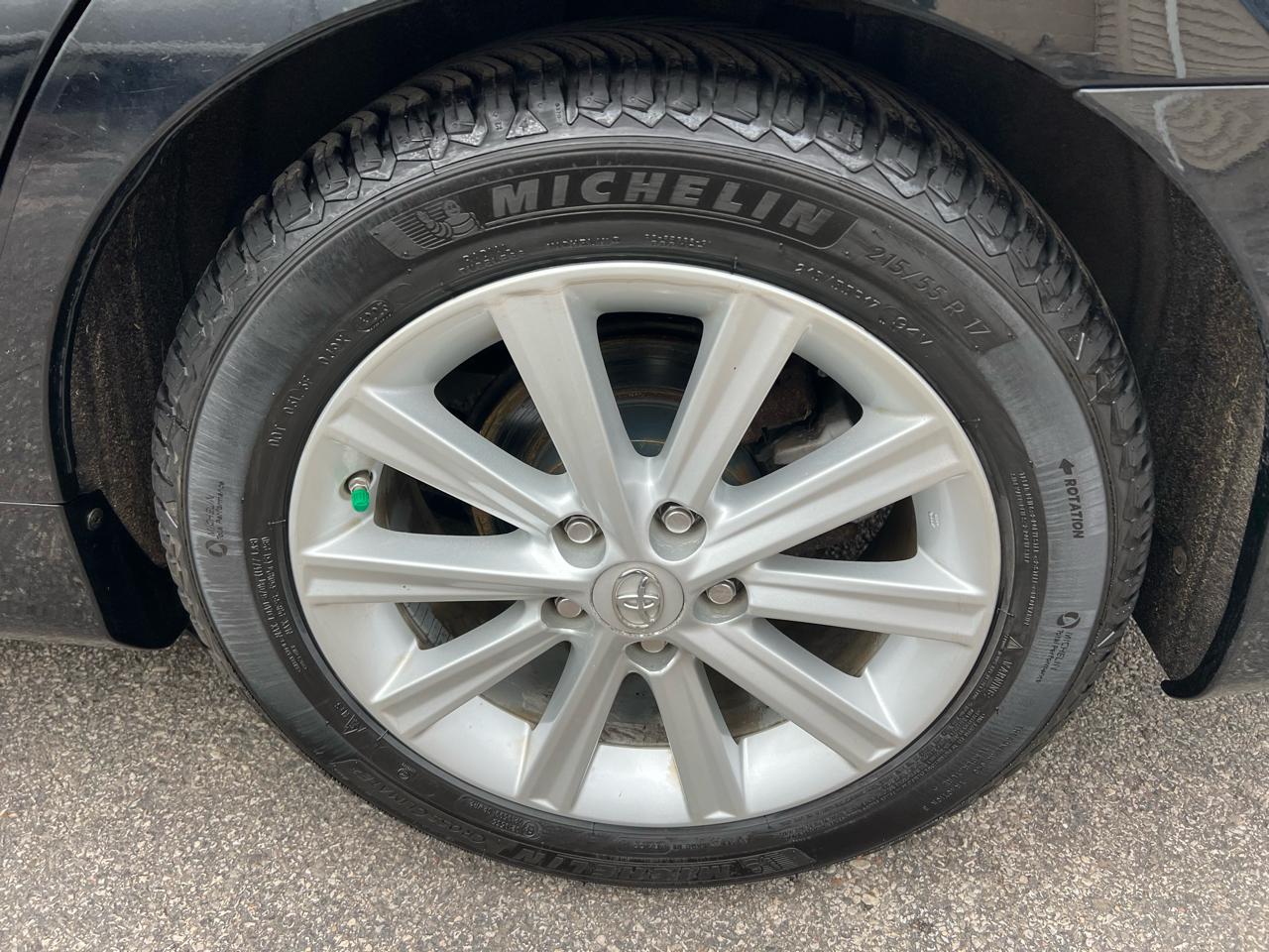 Toyota Camry 4dr Sdn I4 Auto XLE (Natl) 2013