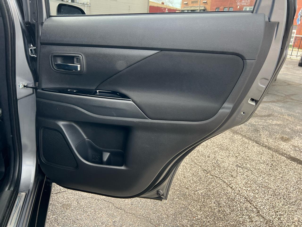 Mitsubishi Outlander LE S-AWC 2018