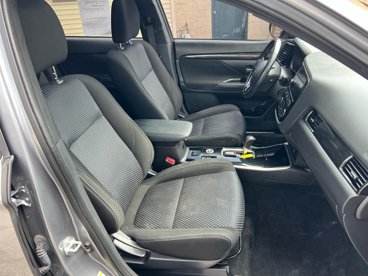 Mitsubishi Outlander LE S-AWC 2018