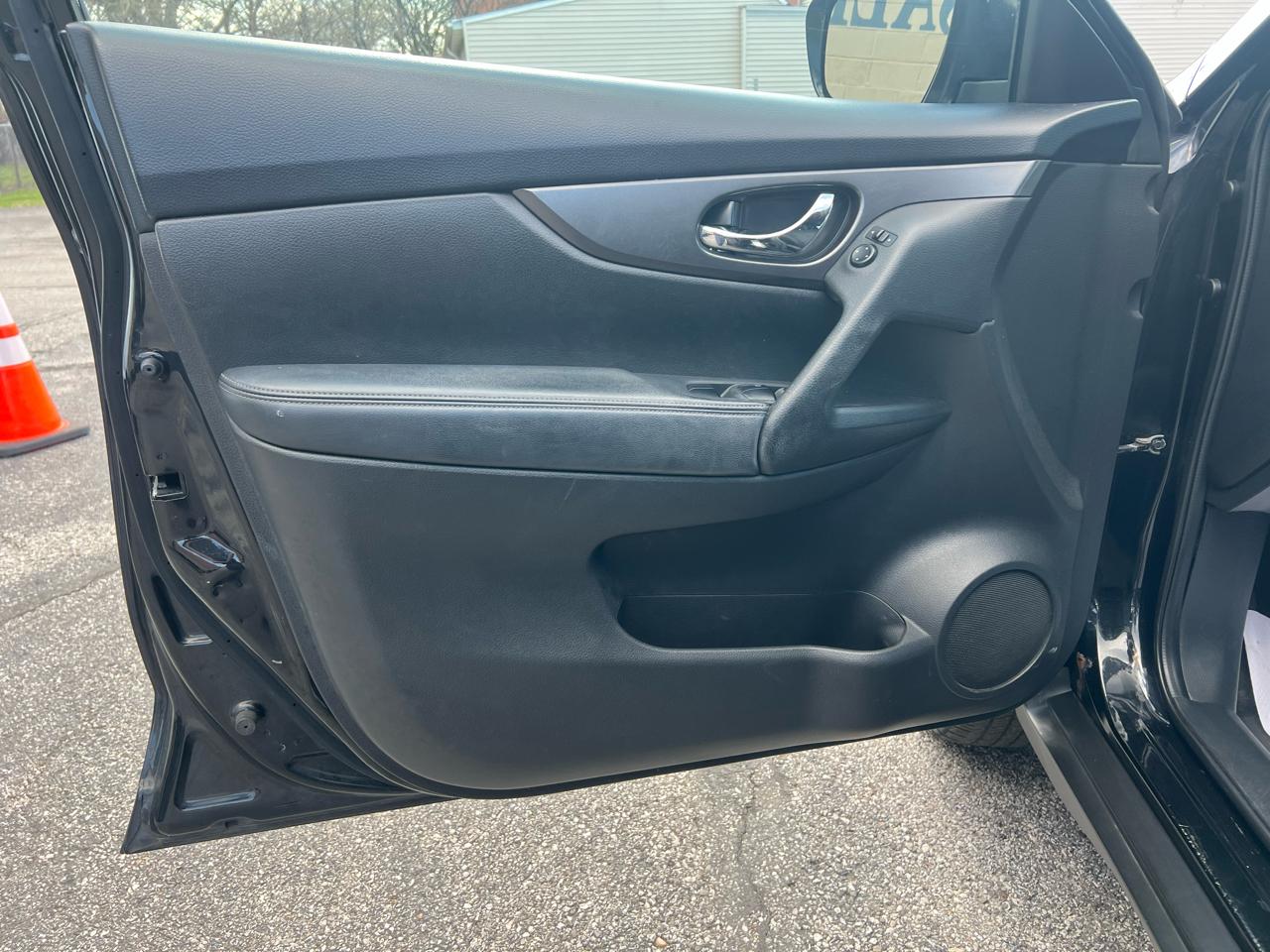 Nissan Rogue AWD 4dr SV 2016