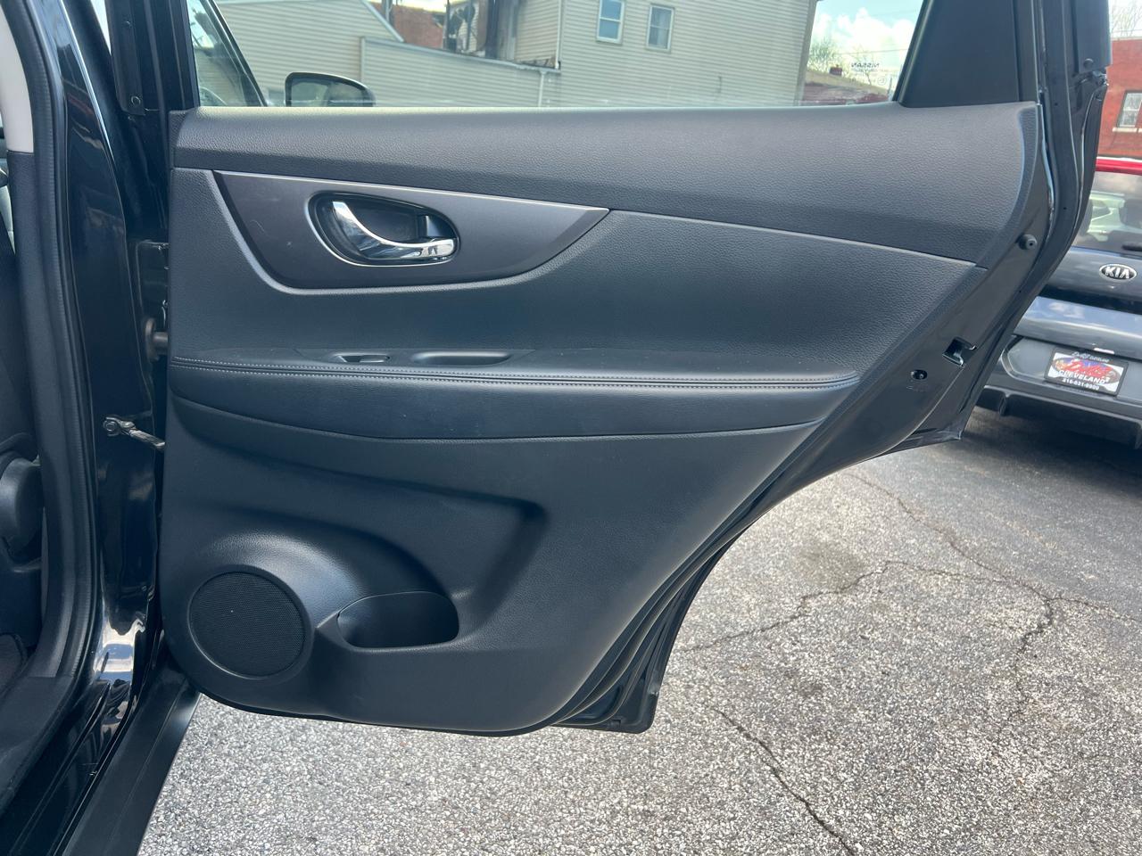 Nissan Rogue AWD 4dr SV 2016