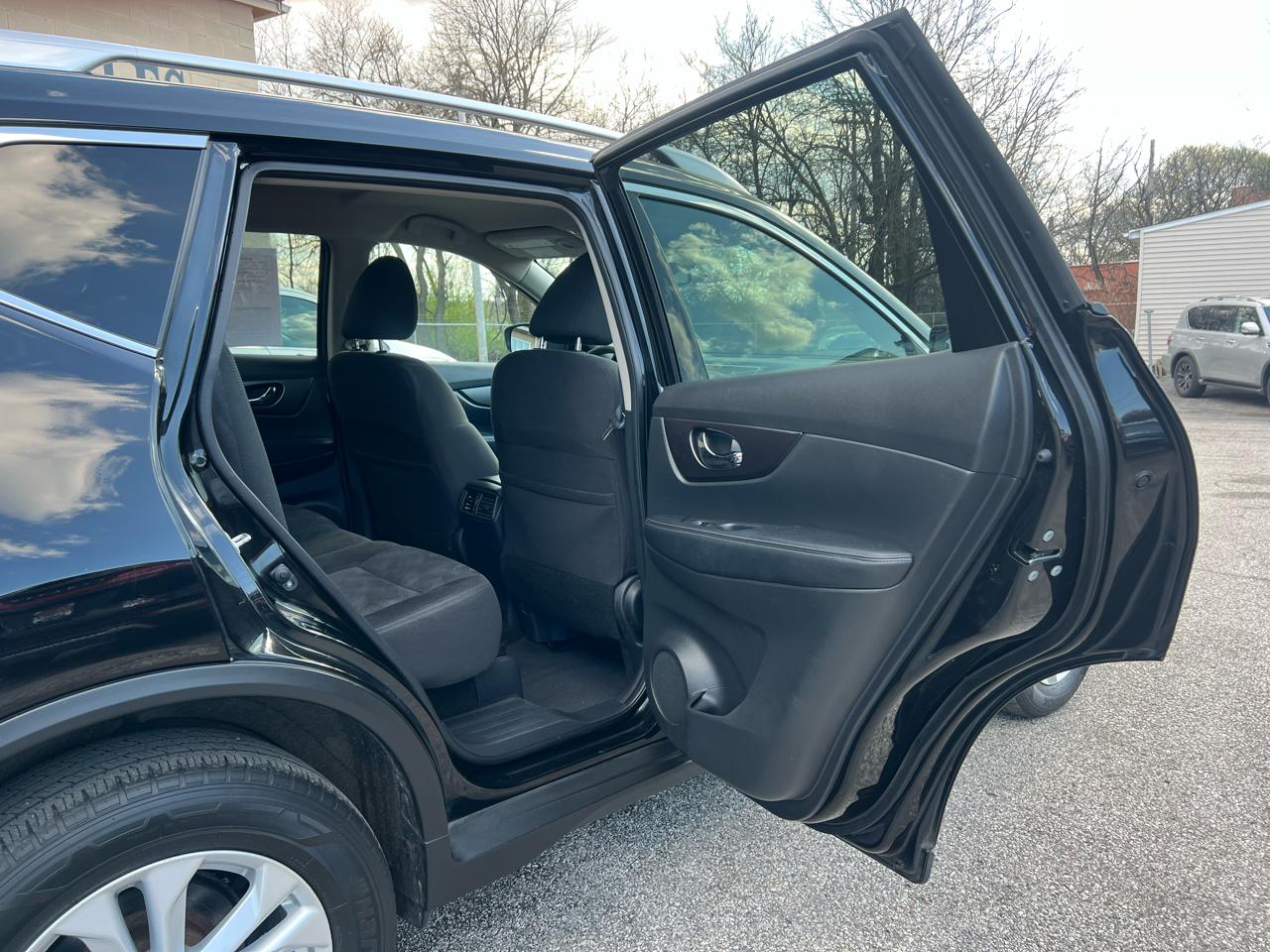 Nissan Rogue AWD 4dr SV 2016