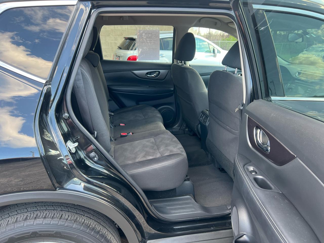 Nissan Rogue AWD 4dr SV 2016