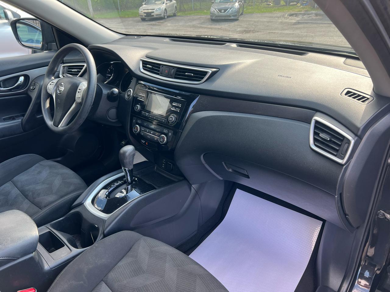 Nissan Rogue AWD 4dr SV 2016