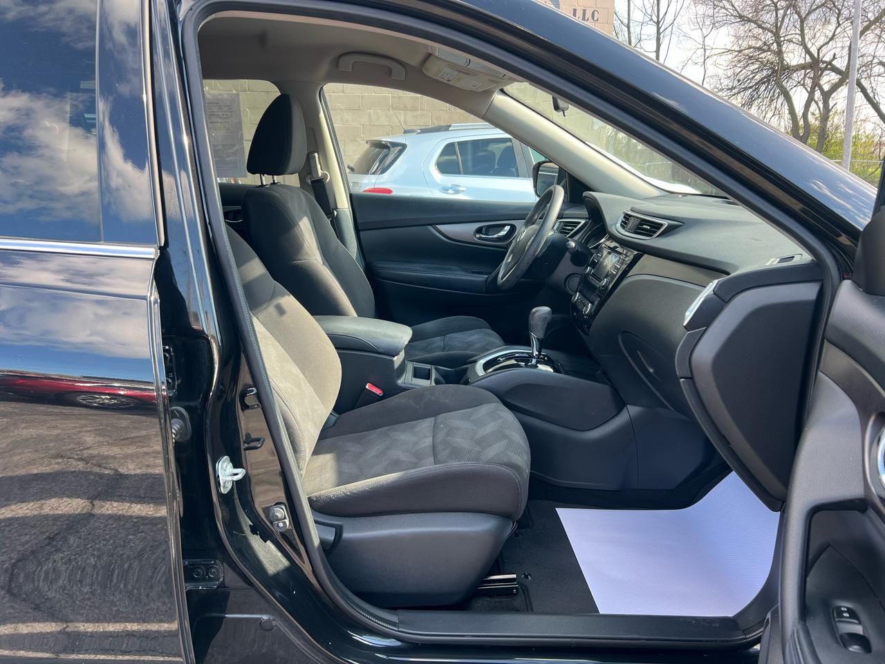 Nissan Rogue AWD 4dr SV 2016