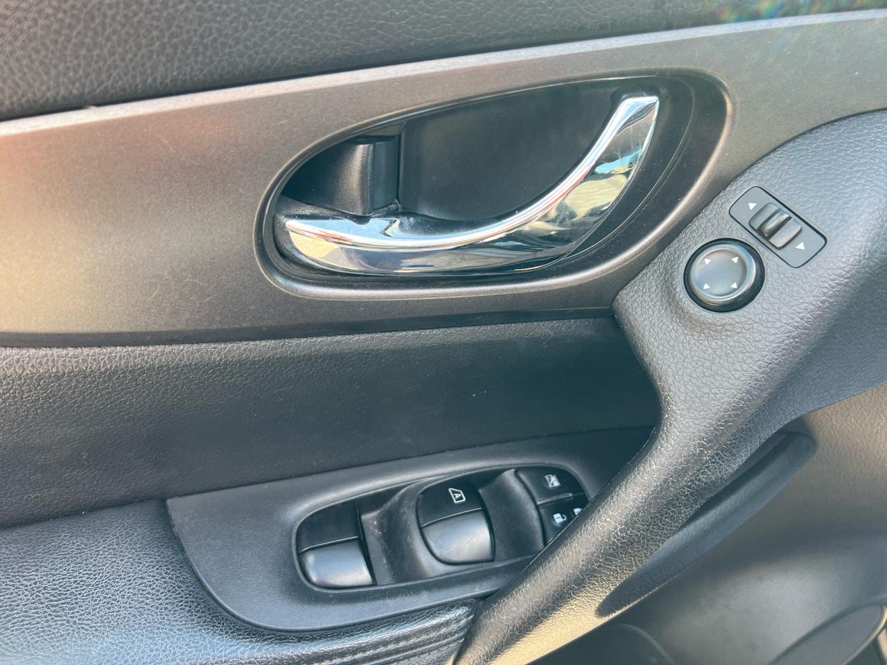 Nissan Rogue AWD 4dr SV 2016