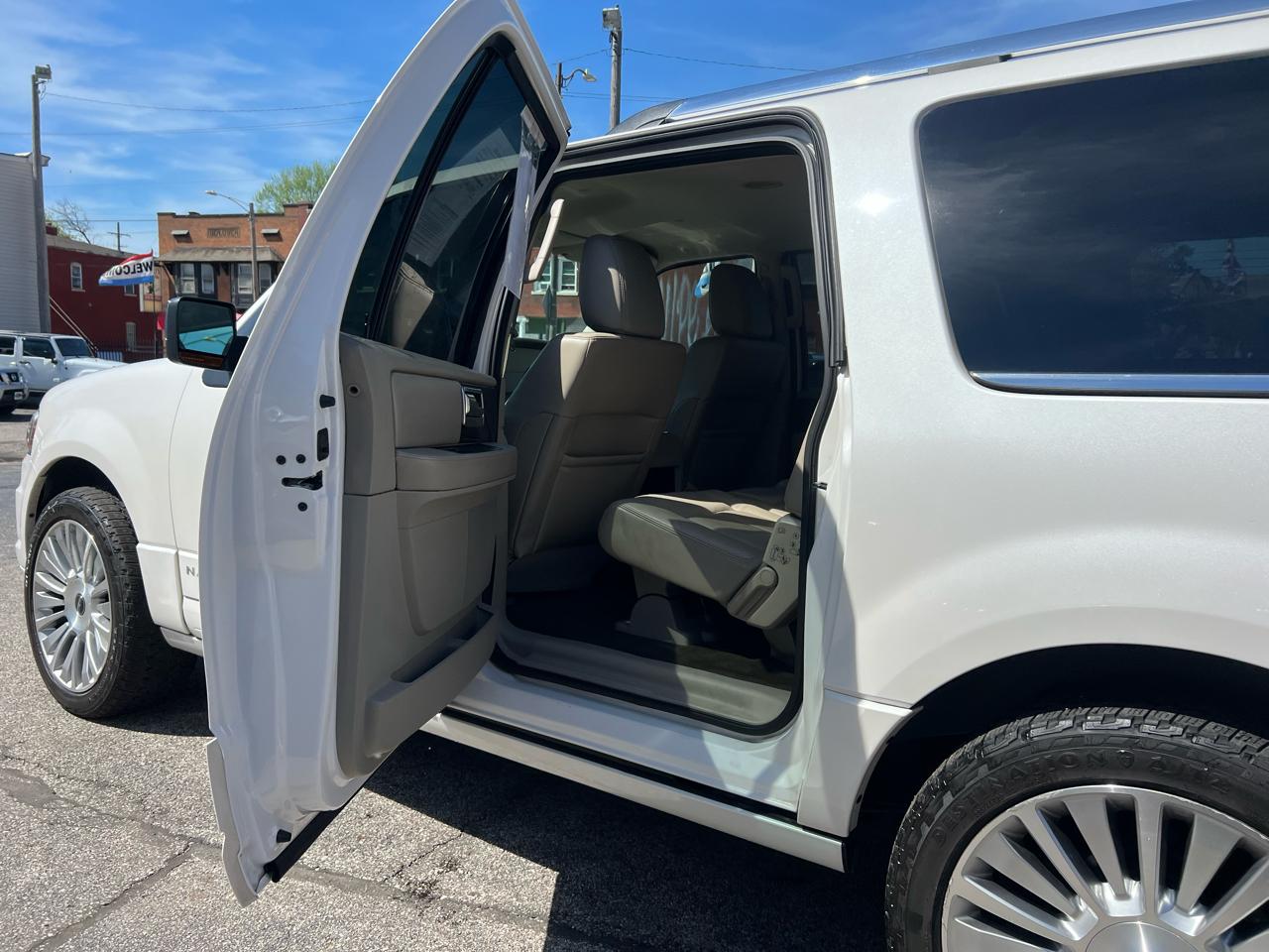 Lincoln Navigator L 4WD 4dr 2015