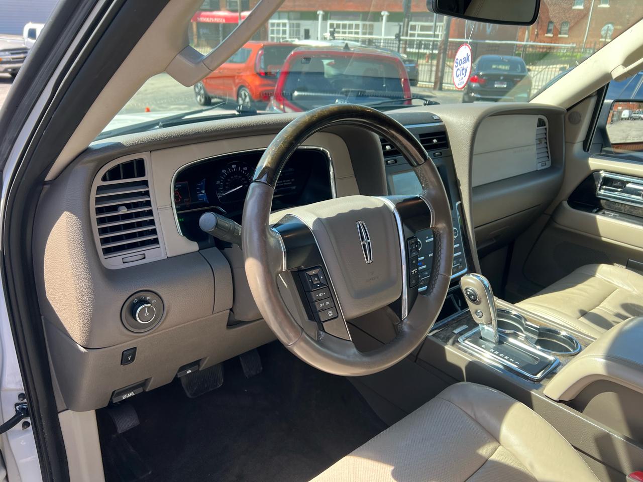 Lincoln Navigator L 4WD 4dr 2015