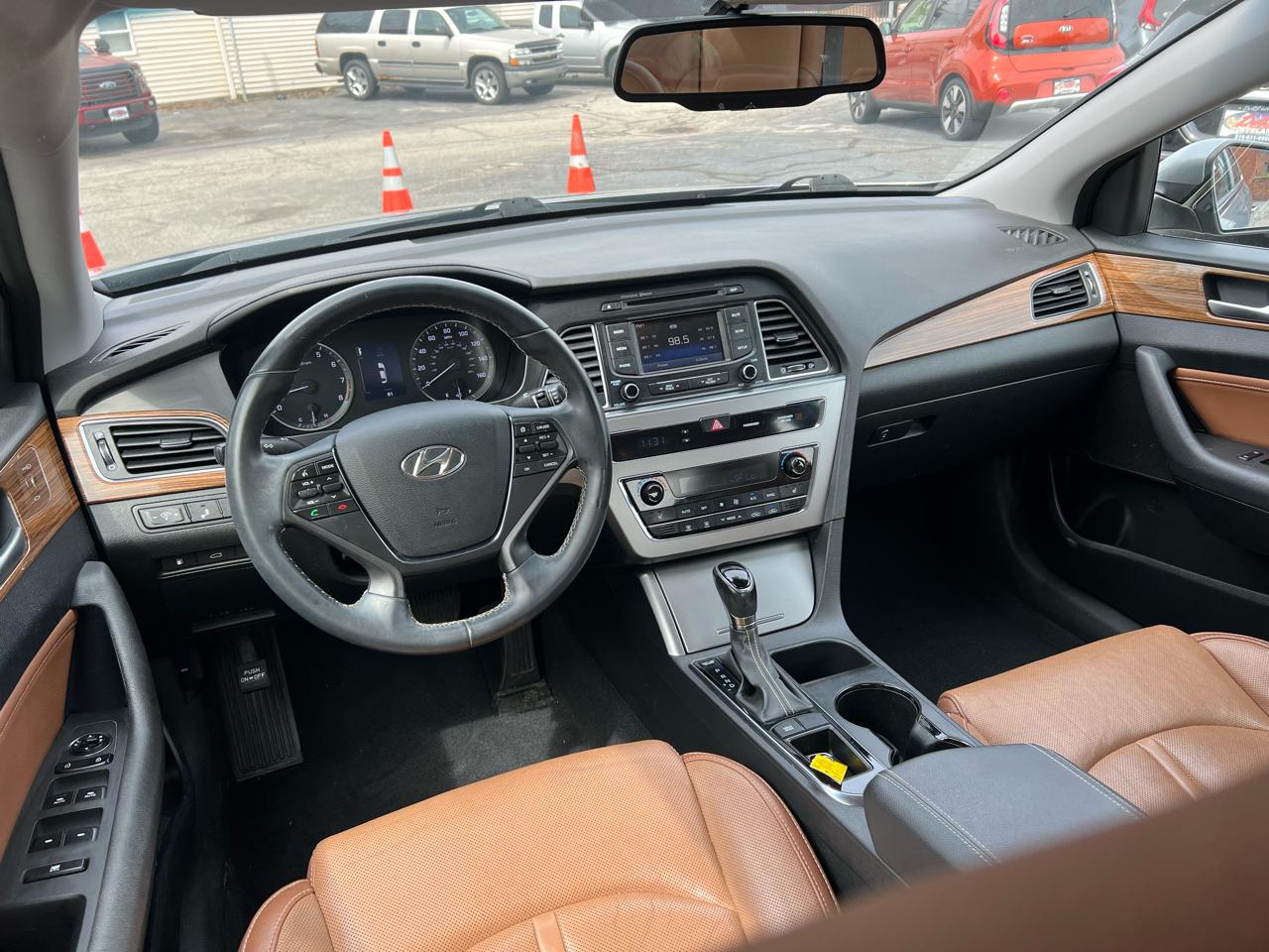 Hyundai Sonata 4dr Sdn 2.4L Limited w/Brown Seats PZEV 2015