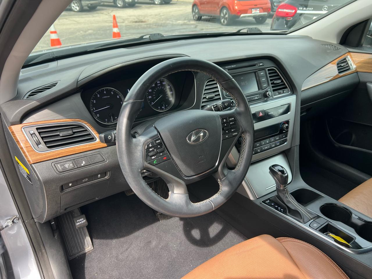 Hyundai Sonata 4dr Sdn 2.4L Limited w/Brown Seats PZEV 2015