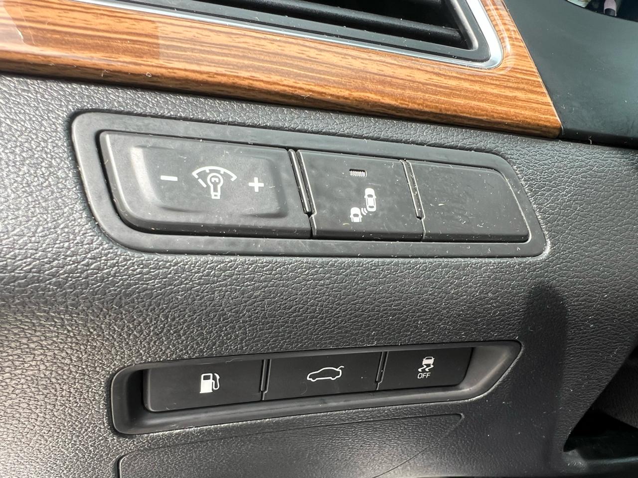 Hyundai Sonata 4dr Sdn 2.4L Limited w/Brown Seats PZEV 2015