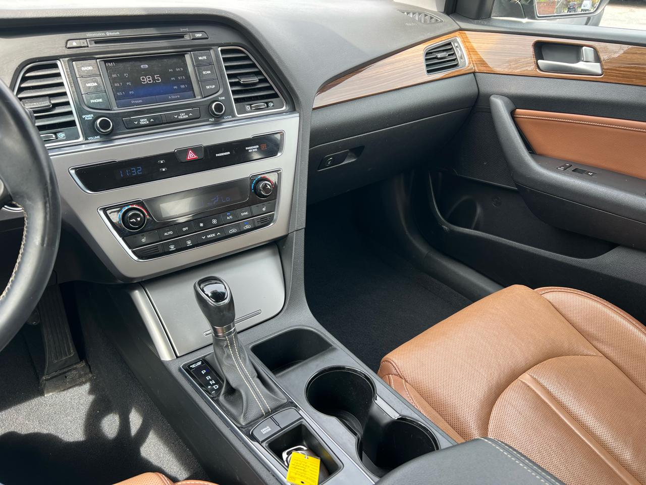 Hyundai Sonata 4dr Sdn 2.4L Limited w/Brown Seats PZEV 2015