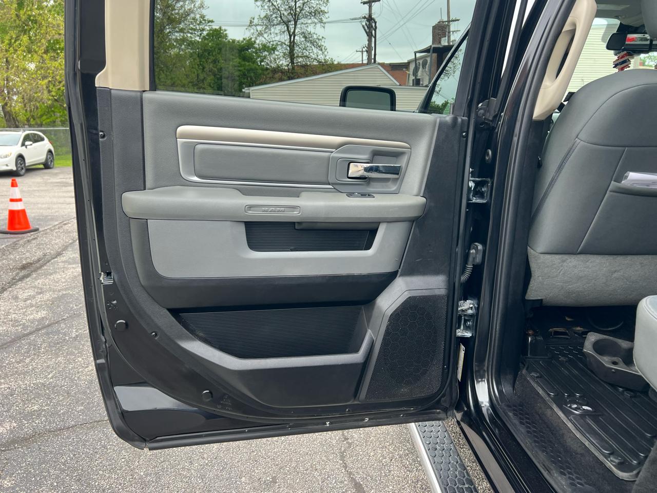 RAM 1500 4WD Crew Cab 140.5" Big Horn 2016