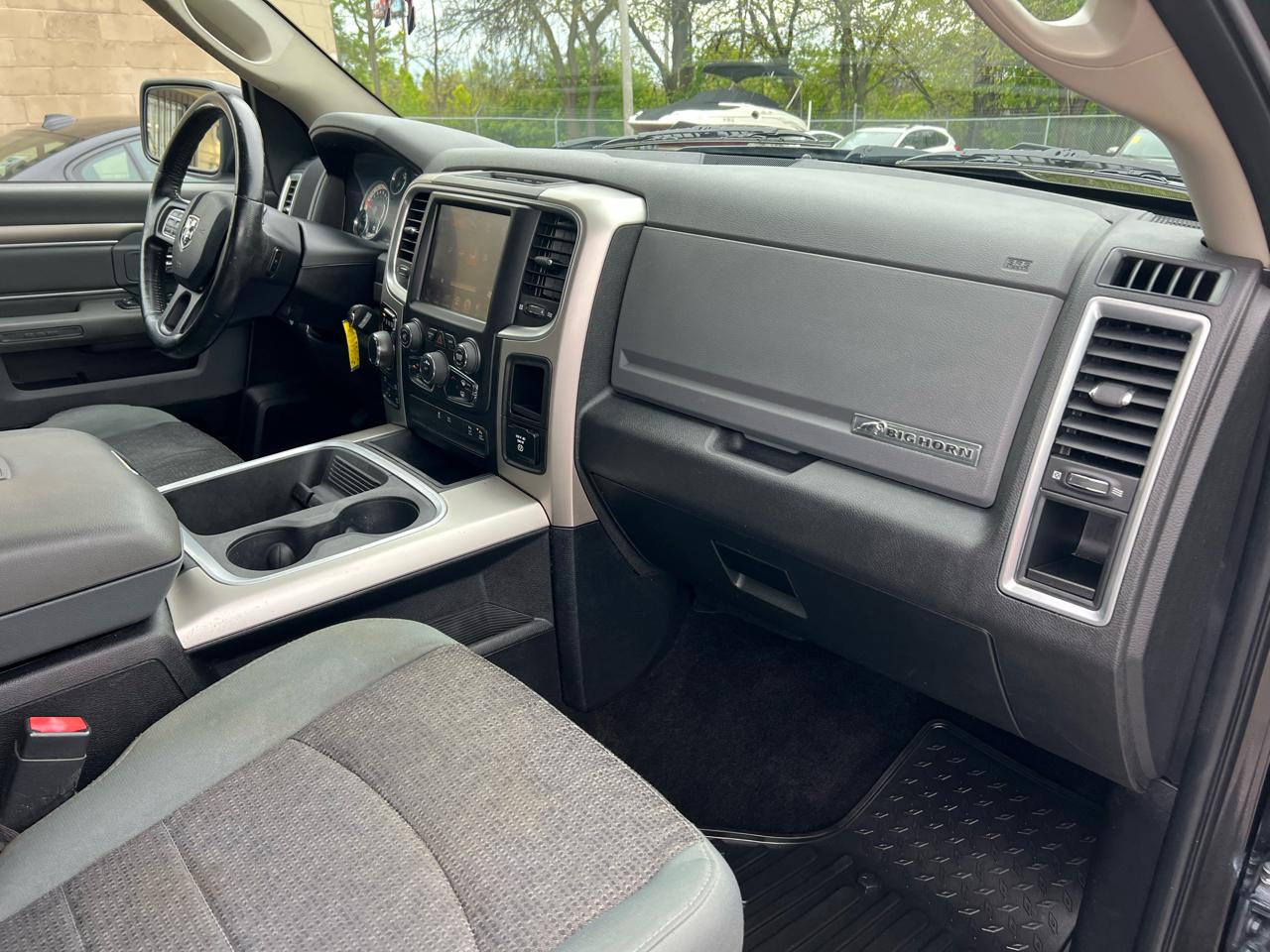 RAM 1500 4WD Crew Cab 140.5" Big Horn 2016