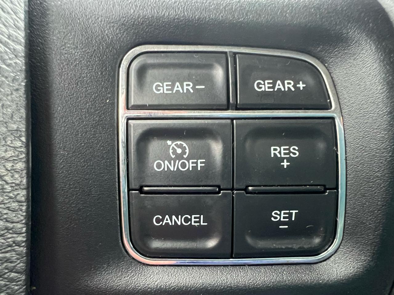 RAM 1500 4WD Crew Cab 140.5" Big Horn 2016