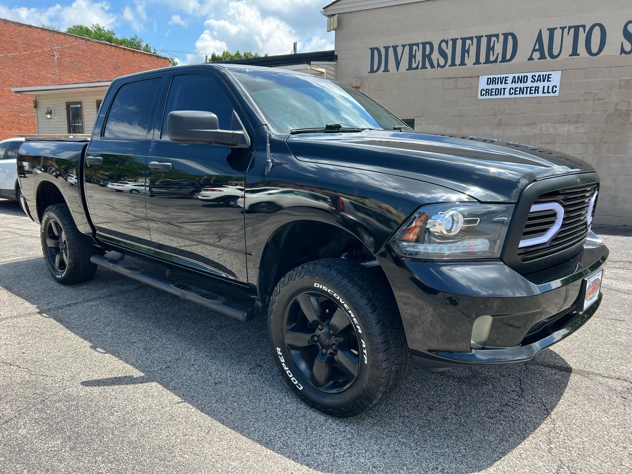 RAM 1500 4WD Crew Cab 140.5" Express 2014