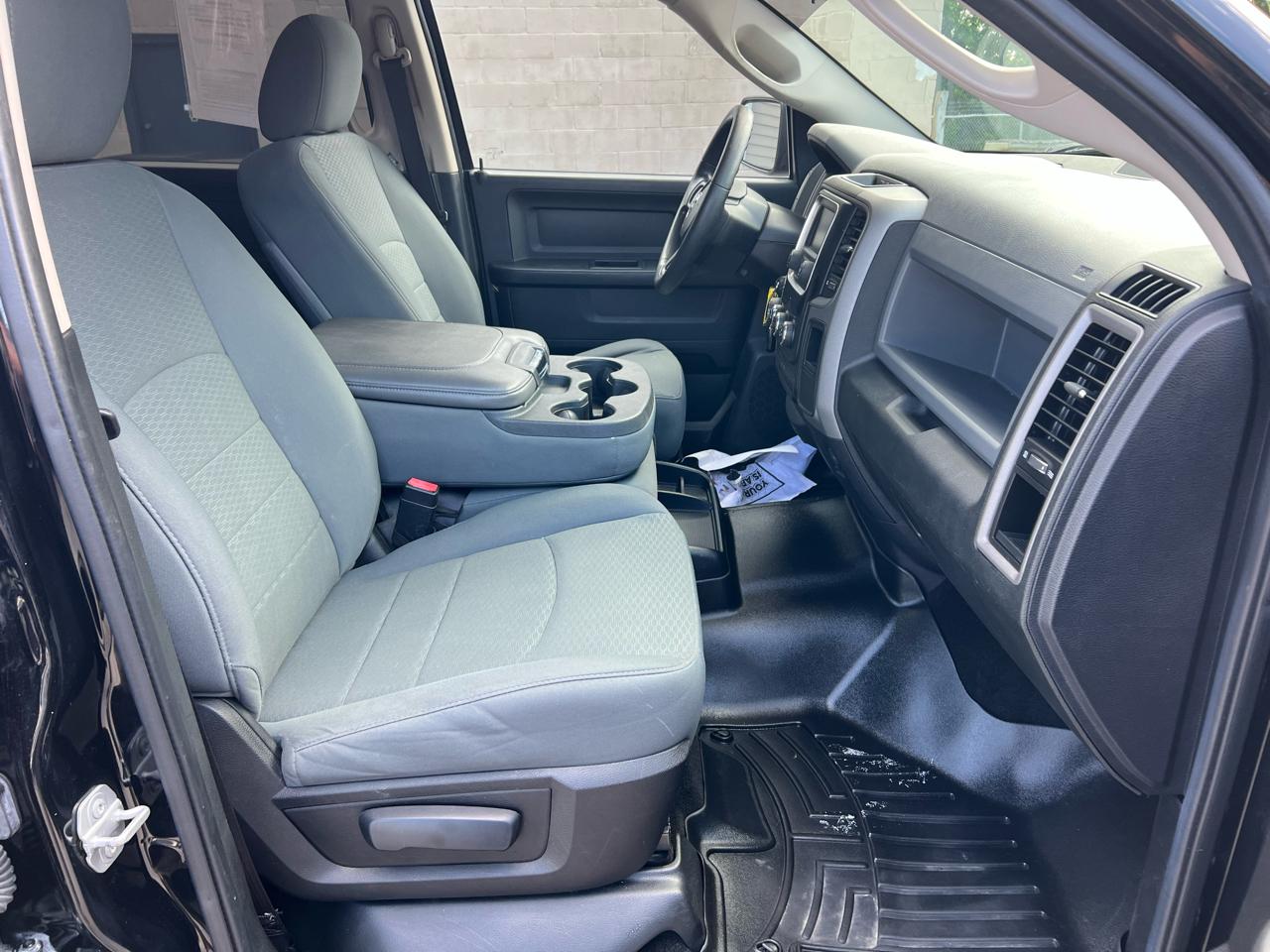 RAM 1500 4WD Crew Cab 140.5" Express 2014