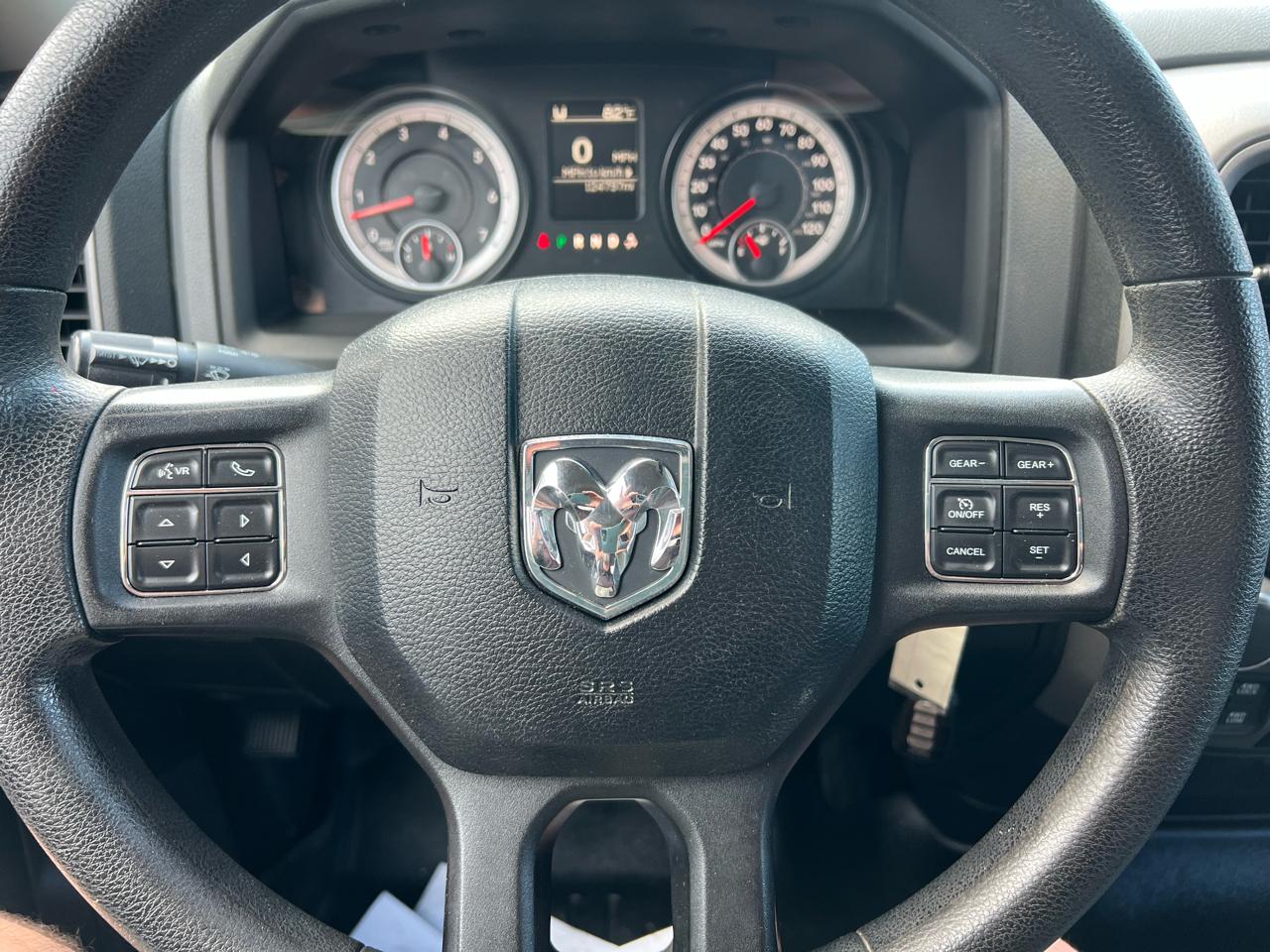 RAM 1500 4WD Crew Cab 140.5" Express 2014