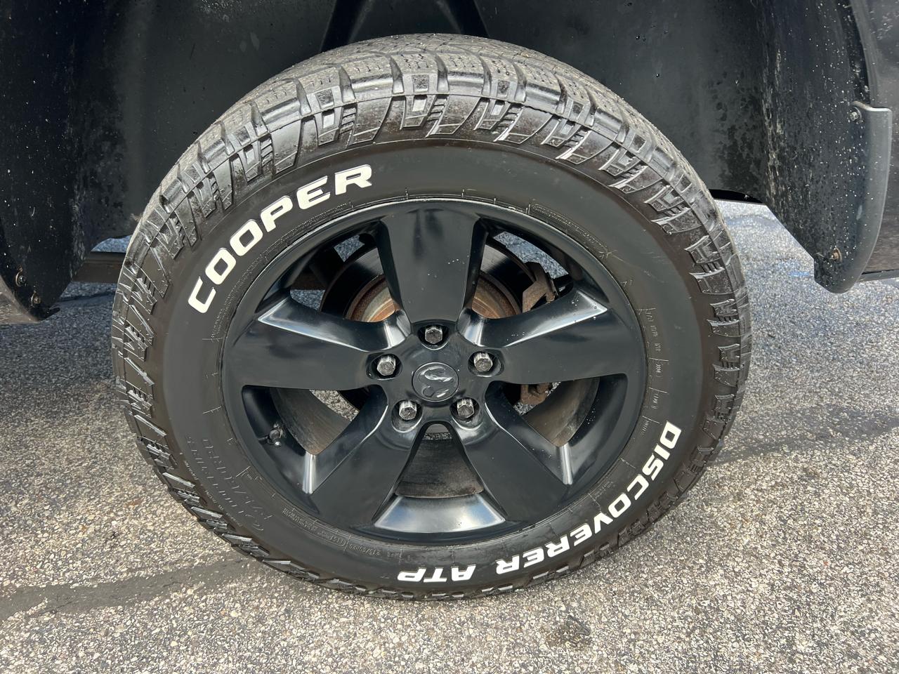 RAM 1500 4WD Crew Cab 140.5" Express 2014