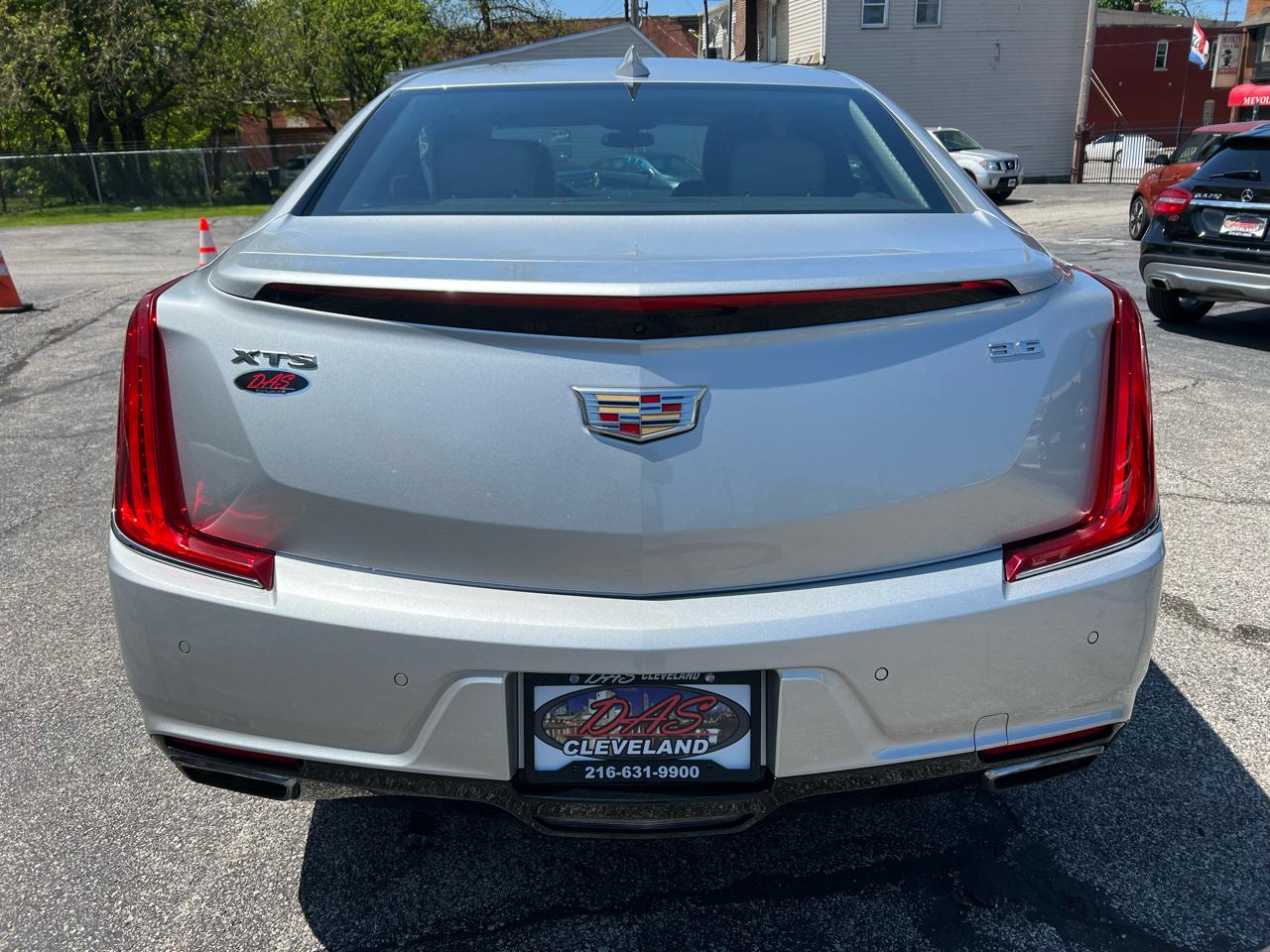 Cadillac XTS 4dr Sdn Luxury FWD 2018