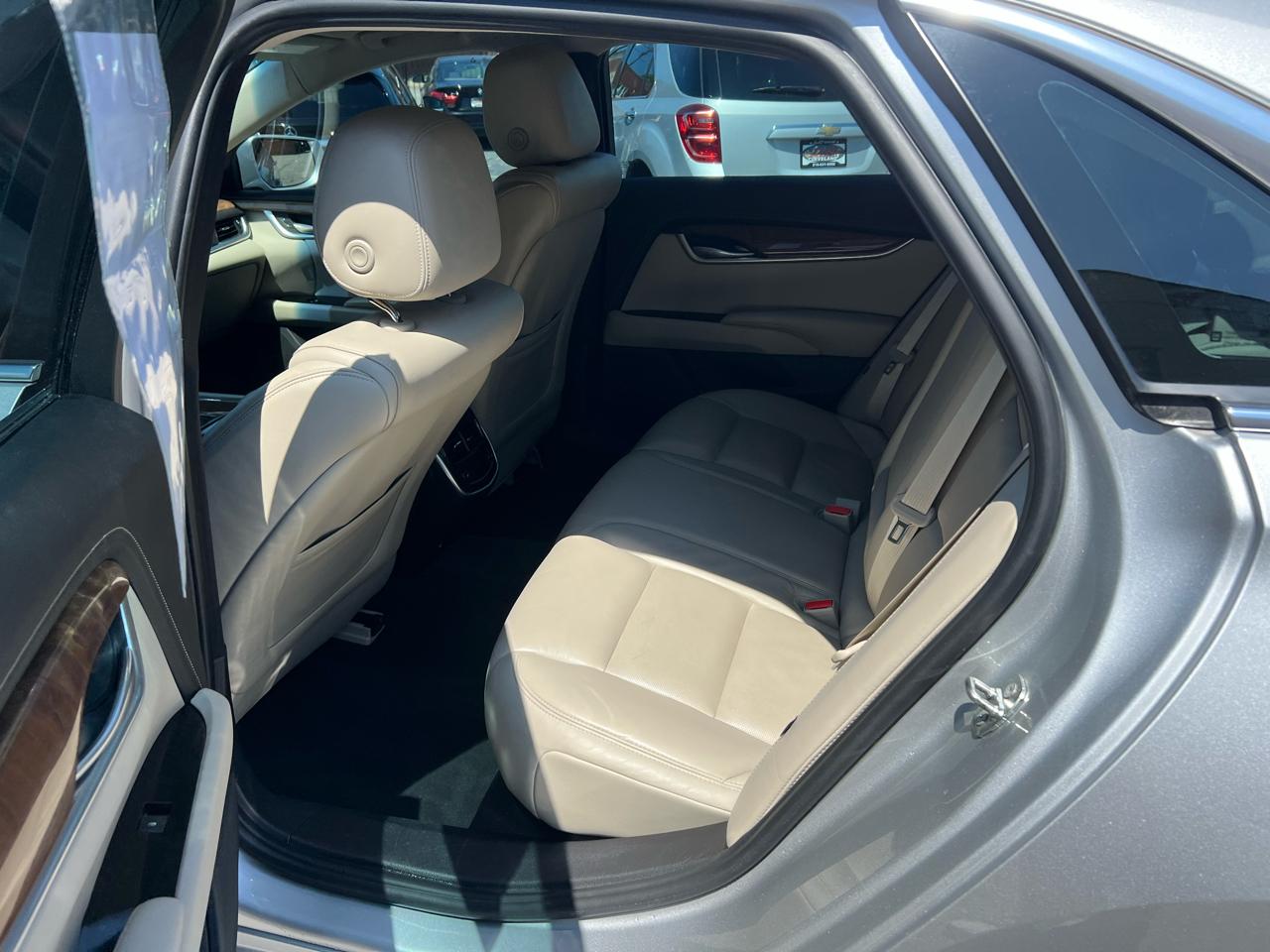 Cadillac XTS 4dr Sdn Luxury FWD 2018