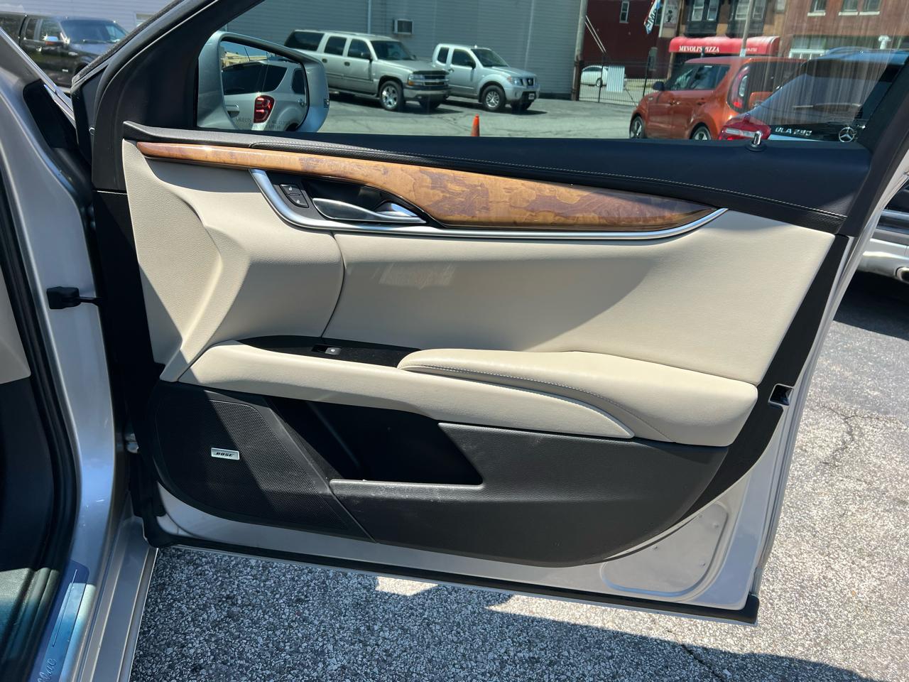 Cadillac XTS 4dr Sdn Luxury FWD 2018