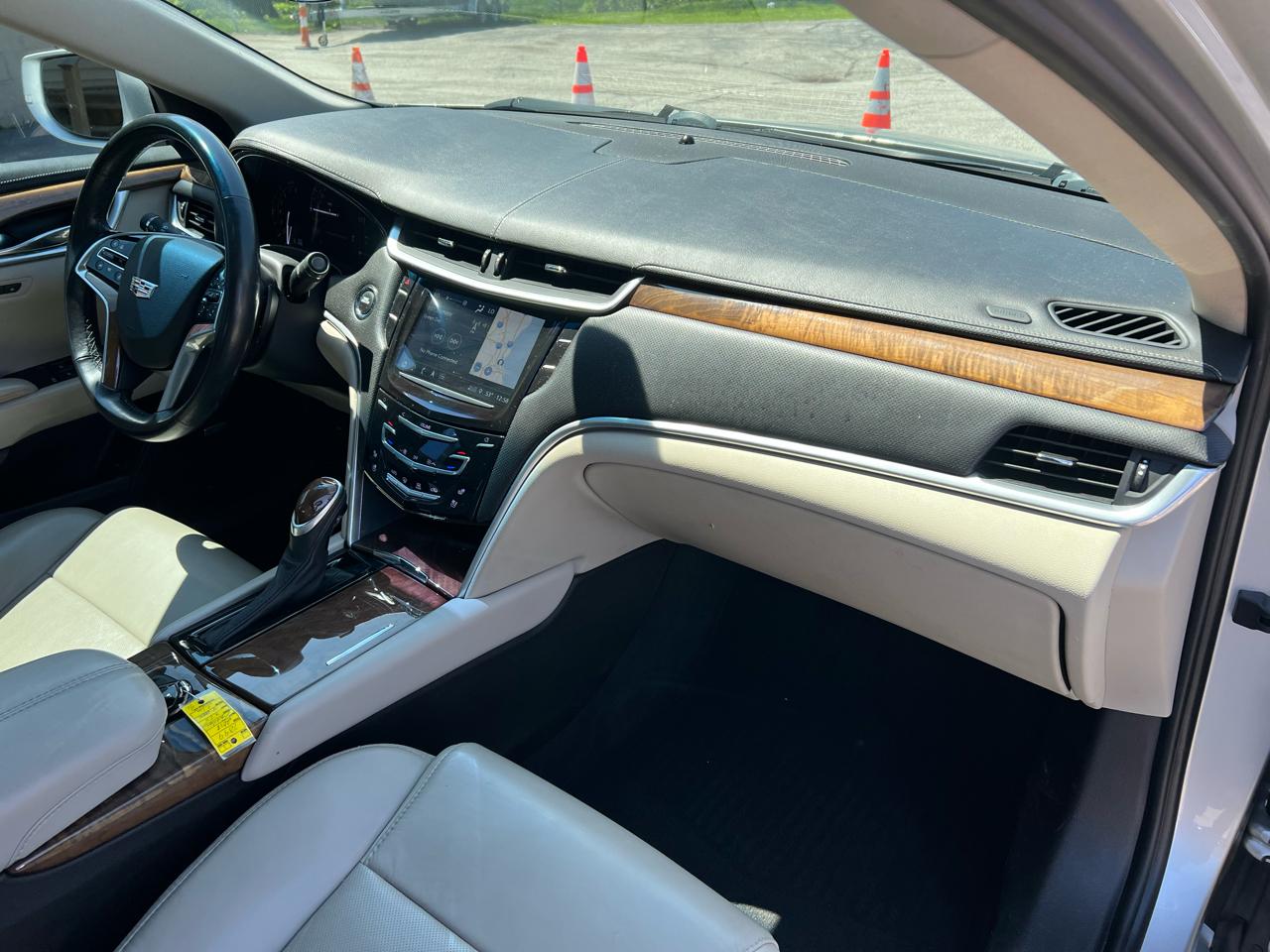Cadillac XTS 4dr Sdn Luxury FWD 2018