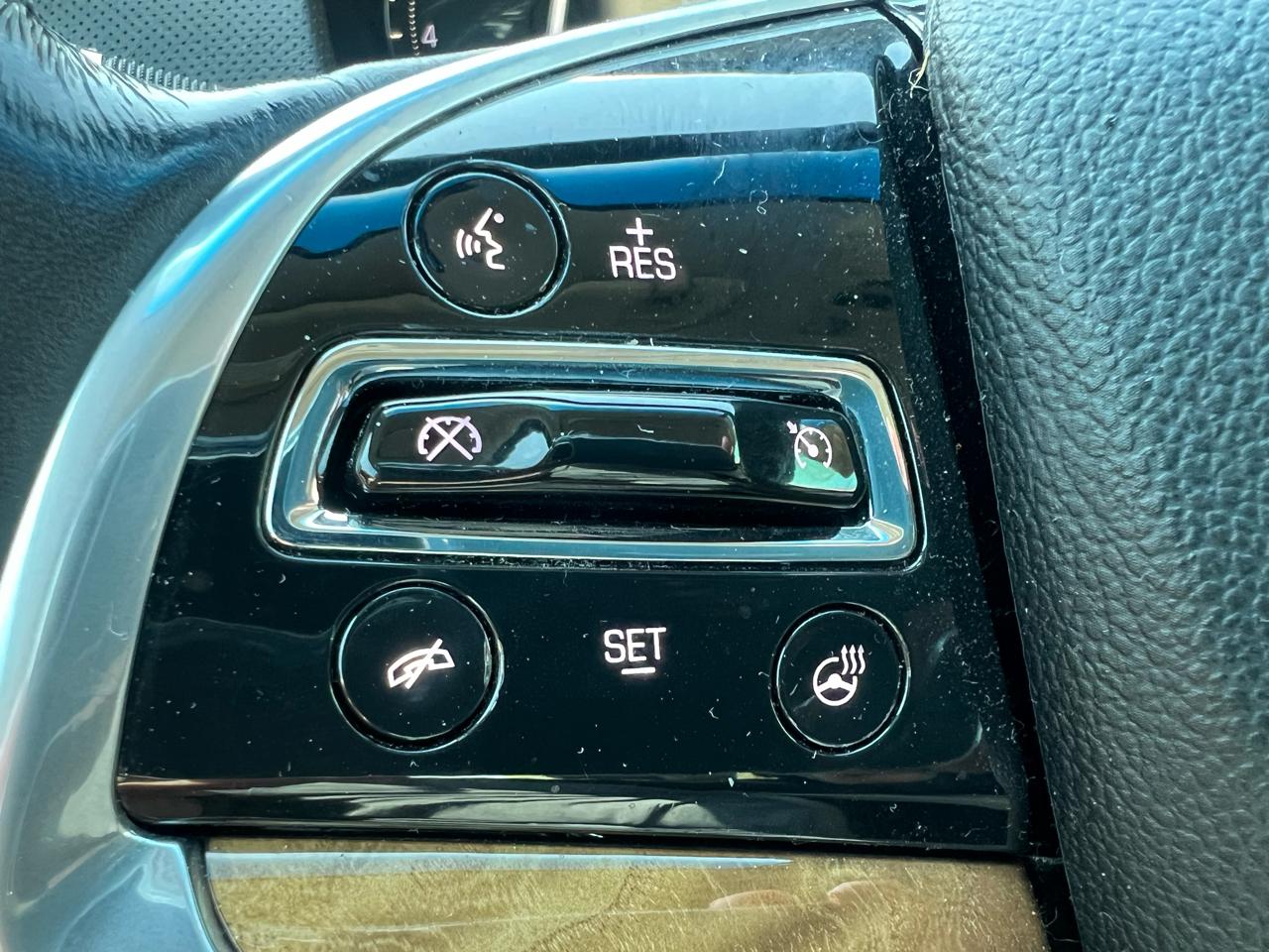 Cadillac XTS 4dr Sdn Luxury FWD 2018