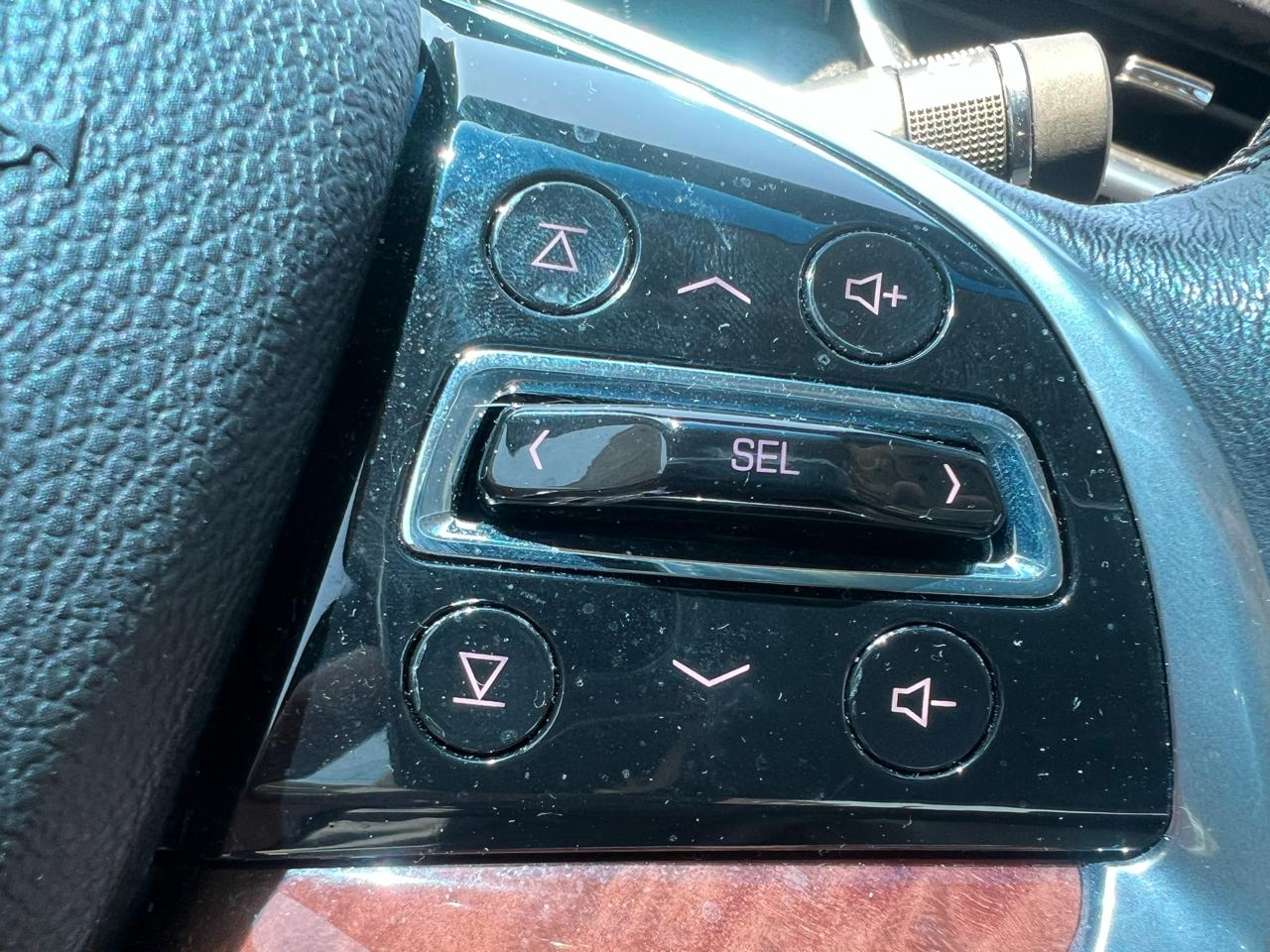 Cadillac XTS 4dr Sdn Luxury FWD 2018