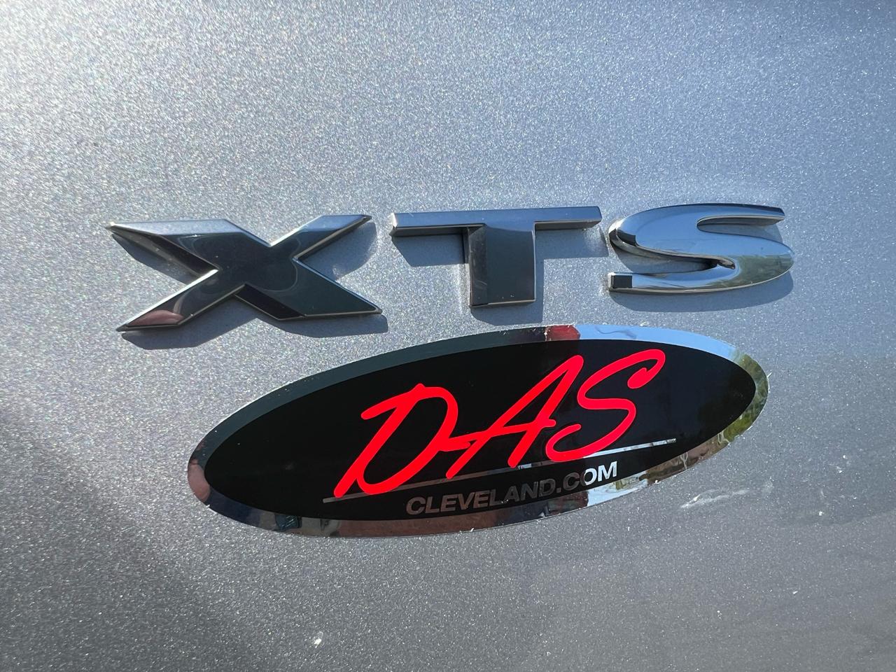 Cadillac XTS 4dr Sdn Luxury FWD 2018