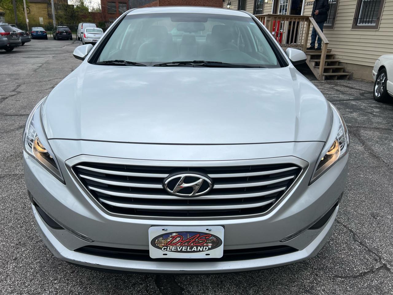 Hyundai Sonata 4dr Sdn 2.4L SE 2015