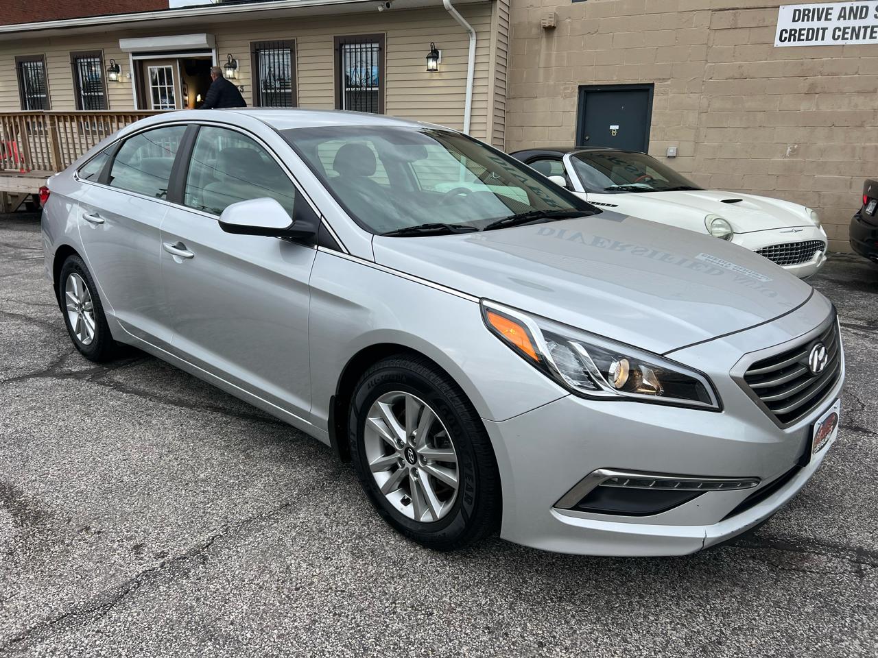 Hyundai Sonata 4dr Sdn 2.4L SE 2015