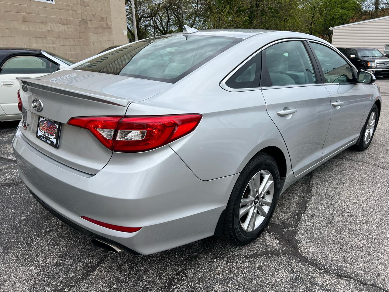 Hyundai Sonata 4dr Sdn 2.4L SE 2015