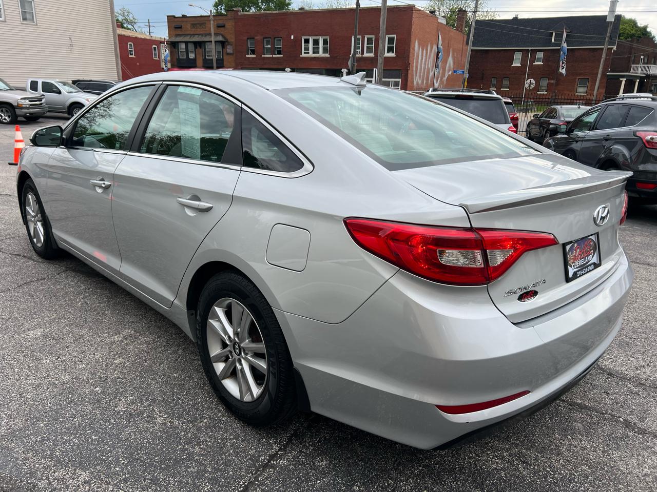 Hyundai Sonata 4dr Sdn 2.4L SE 2015