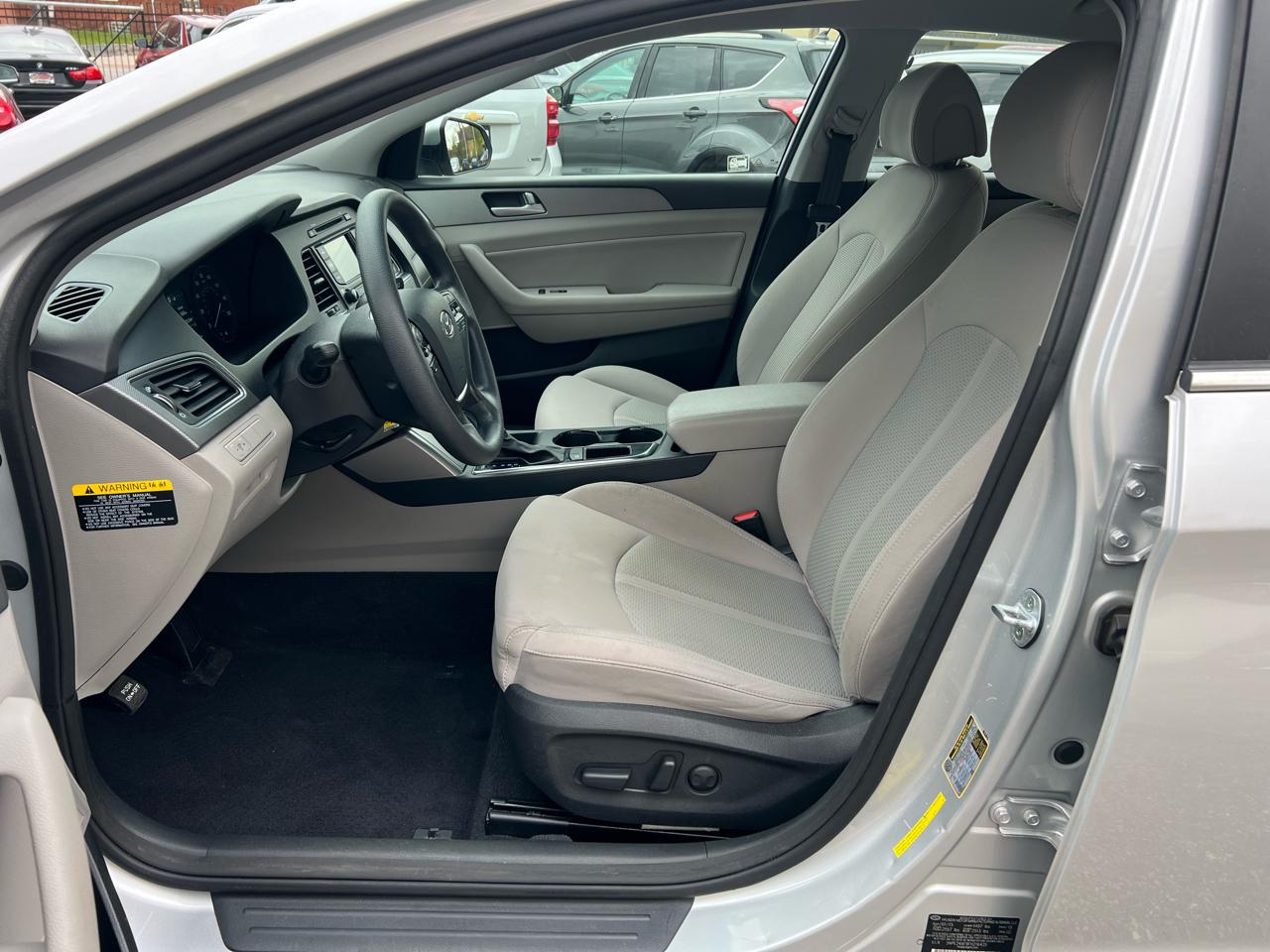 Hyundai Sonata 4dr Sdn 2.4L SE 2015