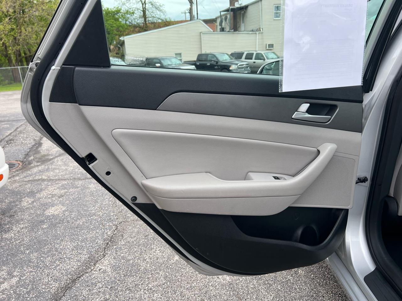 Hyundai Sonata 4dr Sdn 2.4L SE 2015