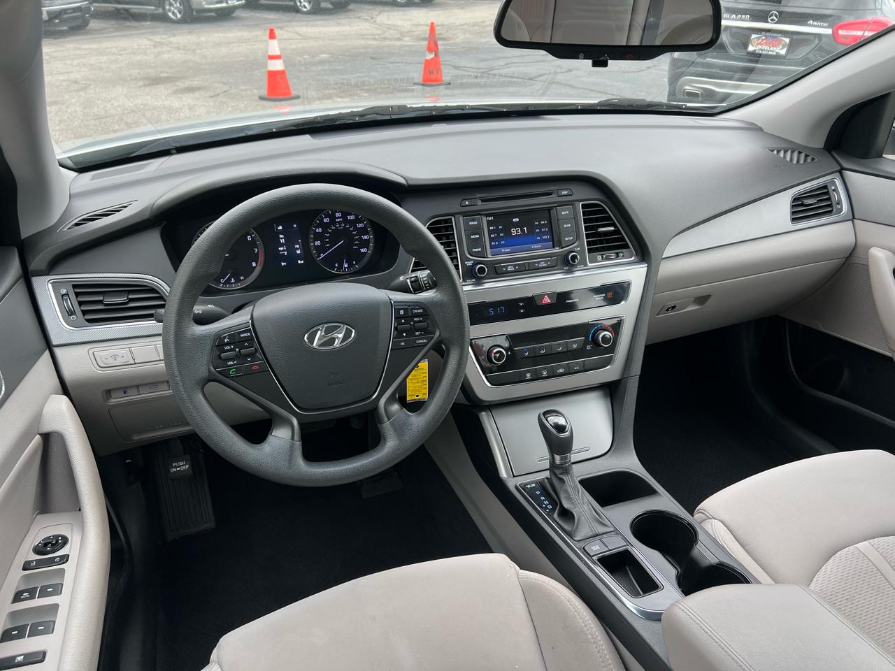 Hyundai Sonata 4dr Sdn 2.4L SE 2015