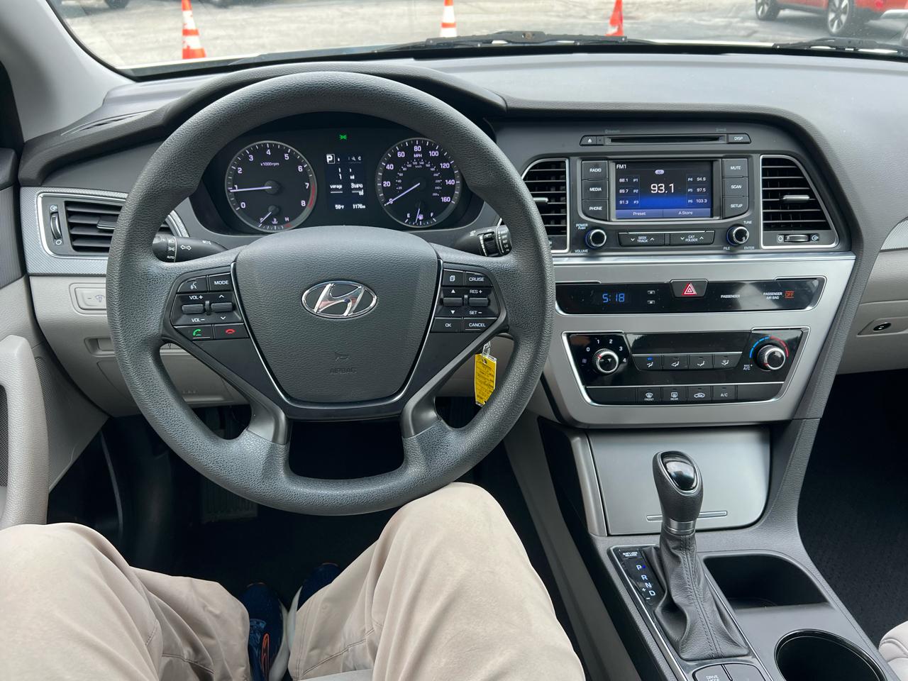 Hyundai Sonata 4dr Sdn 2.4L SE 2015