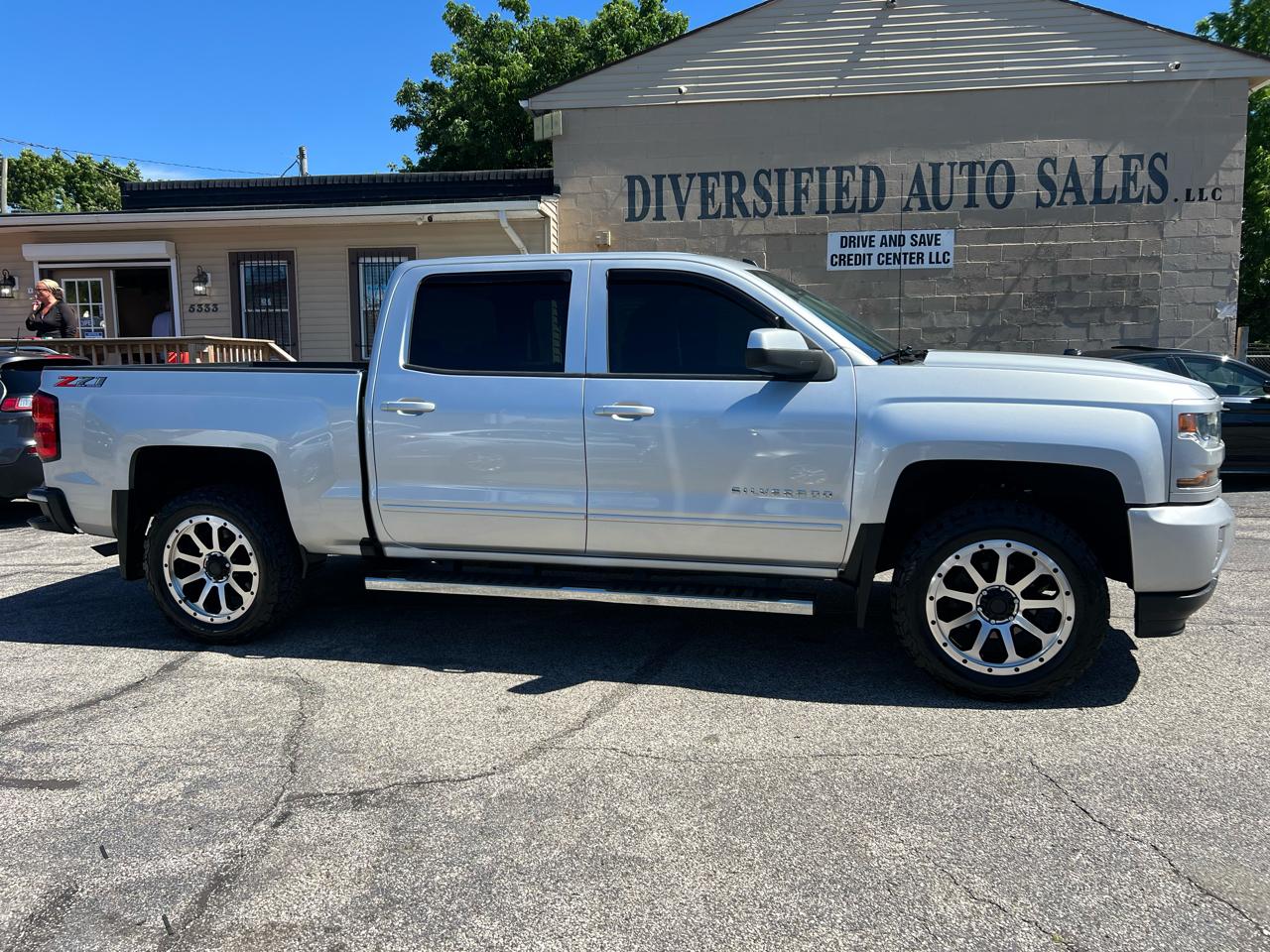 Chevrolet Silverado 1500 Crew Cab Crew Cab 143.5" WB 4WD Z71 2018
