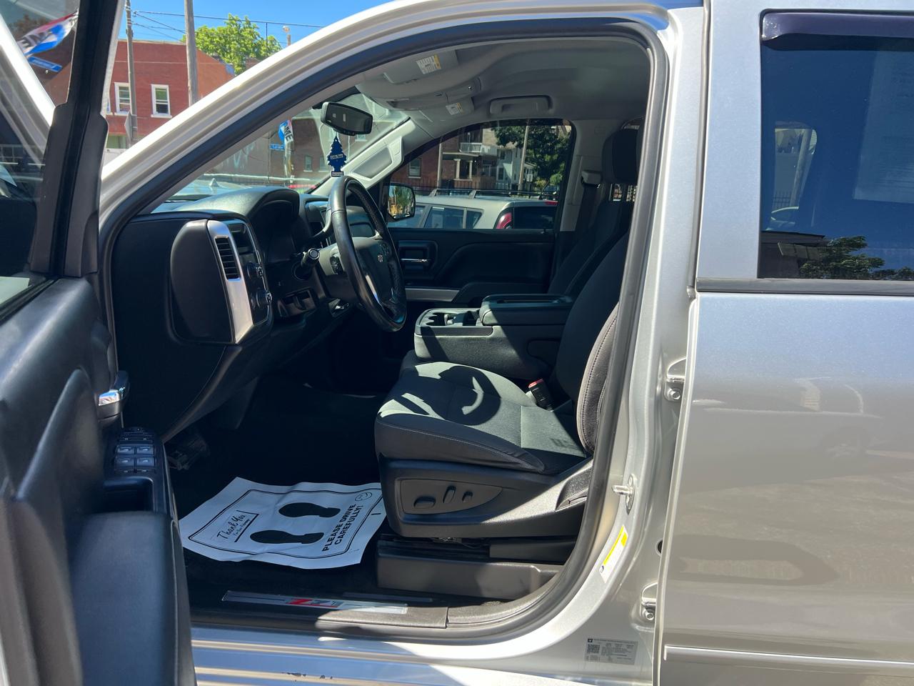 Chevrolet Silverado 1500 Crew Cab Crew Cab 143.5" WB 4WD Z71 2018