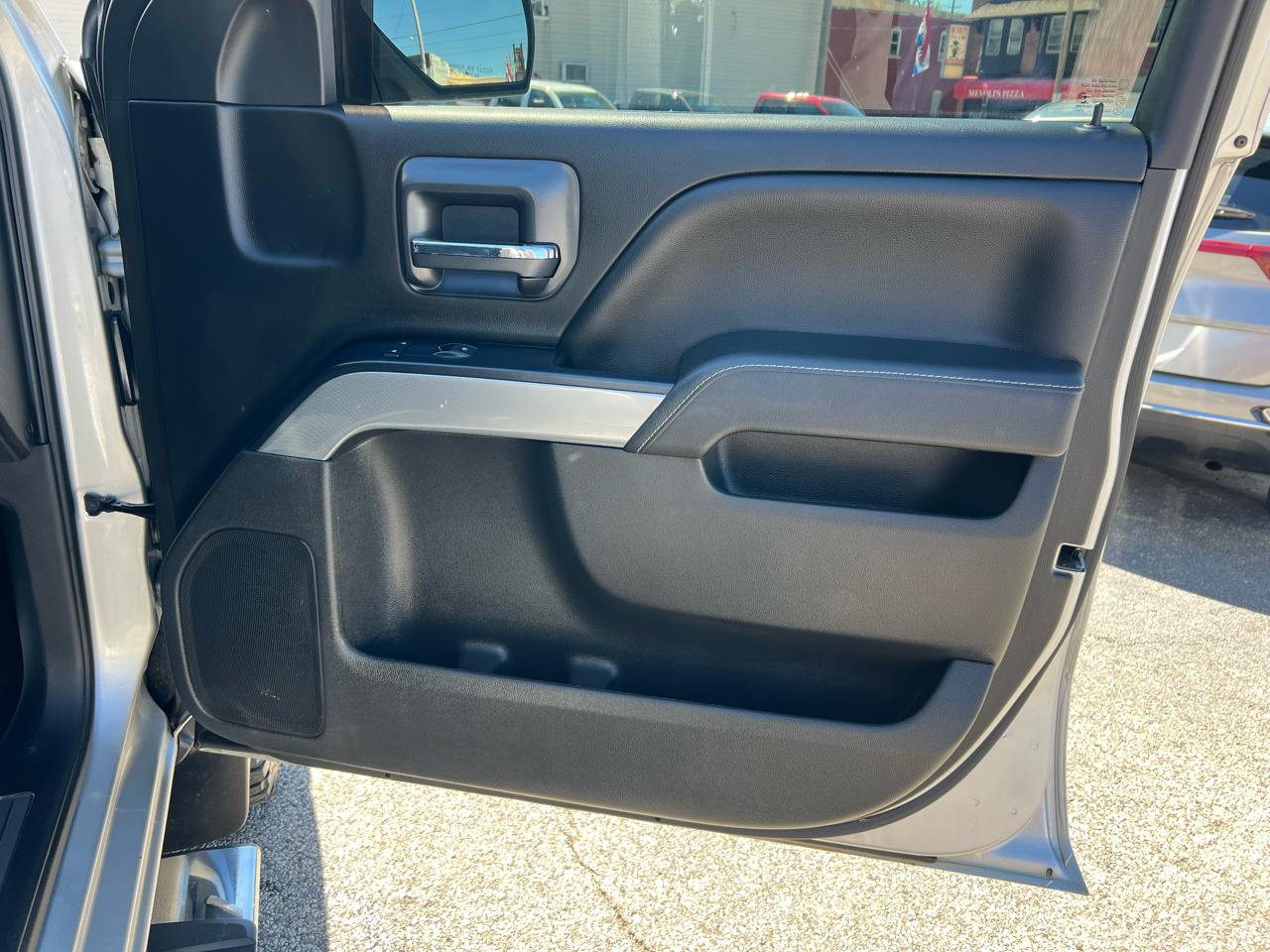 Chevrolet Silverado 1500 Crew Cab Crew Cab 143.5" WB 4WD Z71 2018