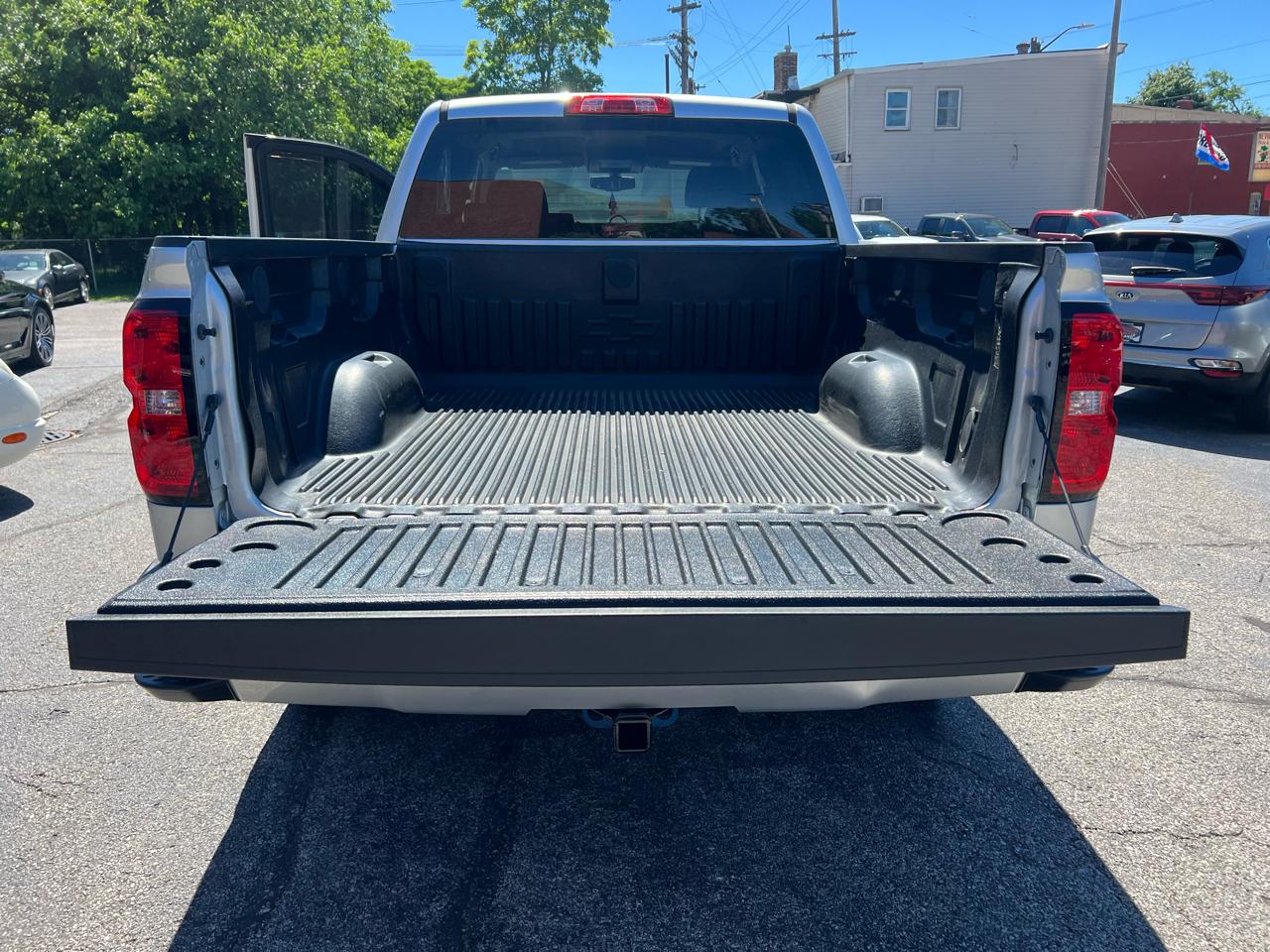 Chevrolet Silverado 1500 Crew Cab Crew Cab 143.5" WB 4WD Z71 2018