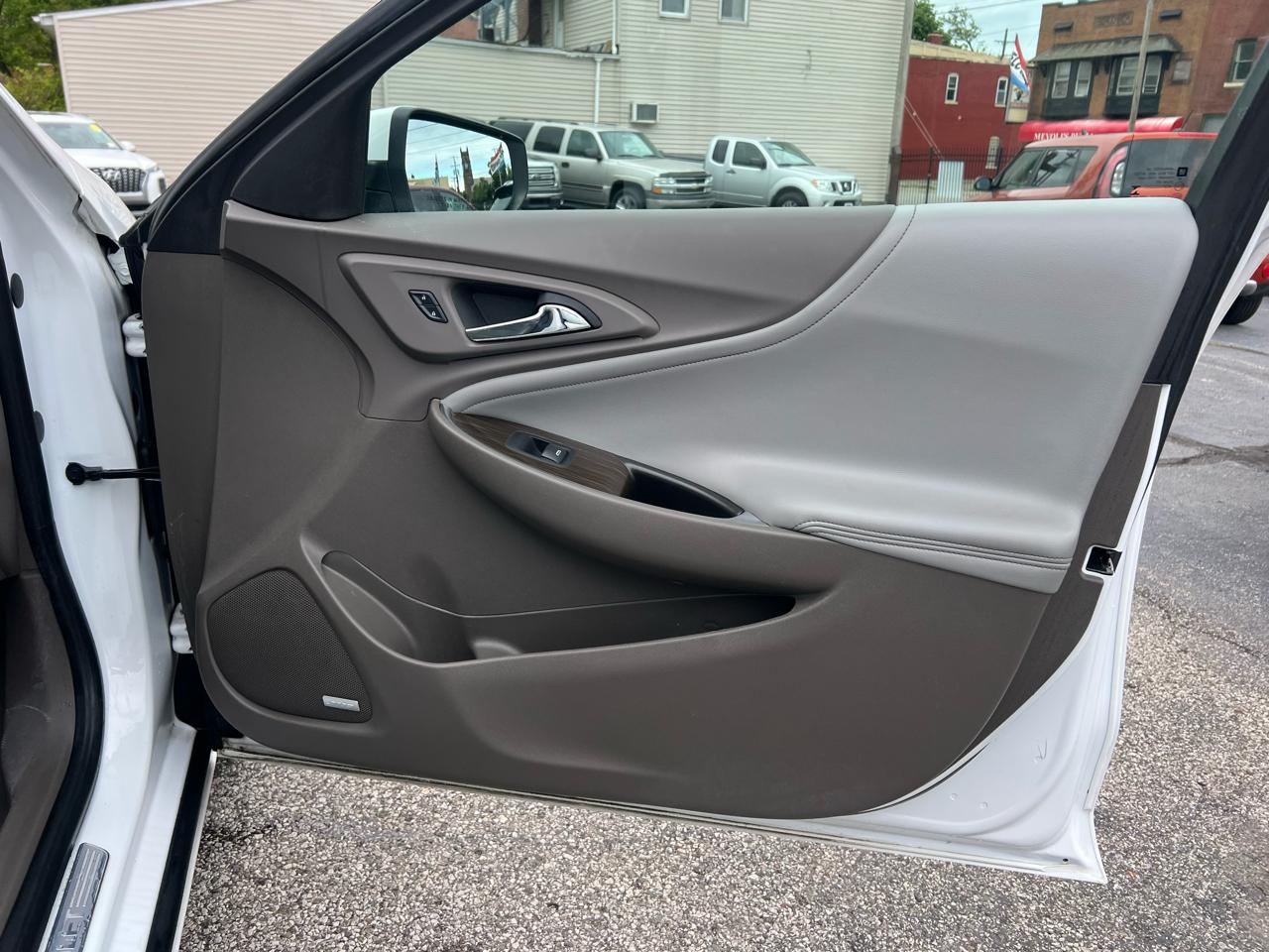 Chevrolet Malibu 4dr Sdn Premier w/2LZ 2016