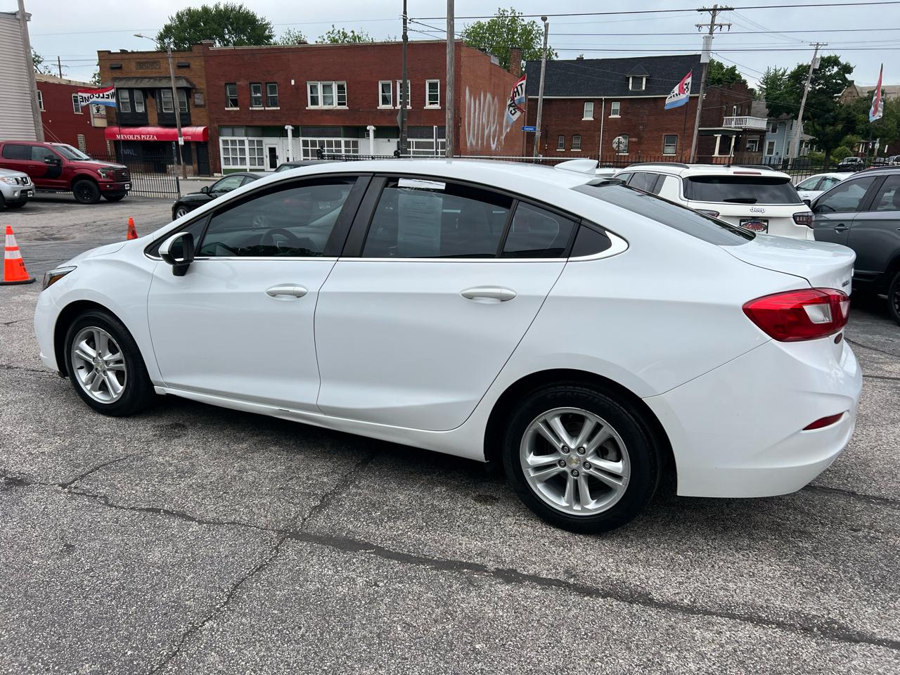 Chevrolet Cruze 4dr Sdn 1.4L LT w/1SD 2017